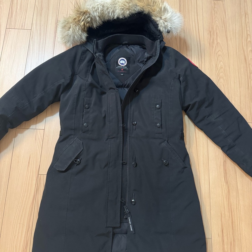 Canada Goose Kensington Black  parka with Coyote Fur Hood.